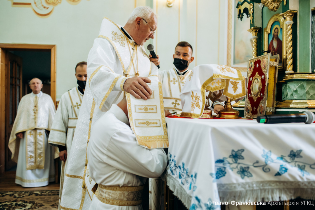 У Галицькому районі висвятили 7 священників 4