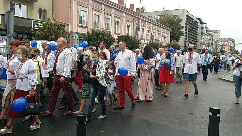 30-метровий стяг пронесли вулицями Франківська у День Незалежності 2