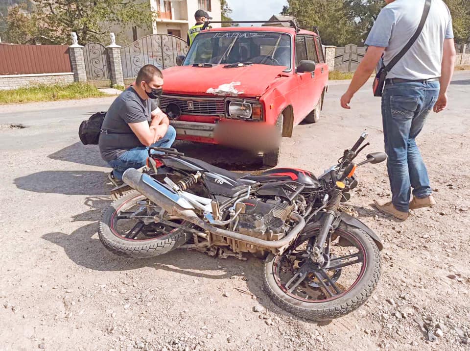 Поліцейські розслідують аварії на Прикарпатті, у яких троє осіб постраждали 1