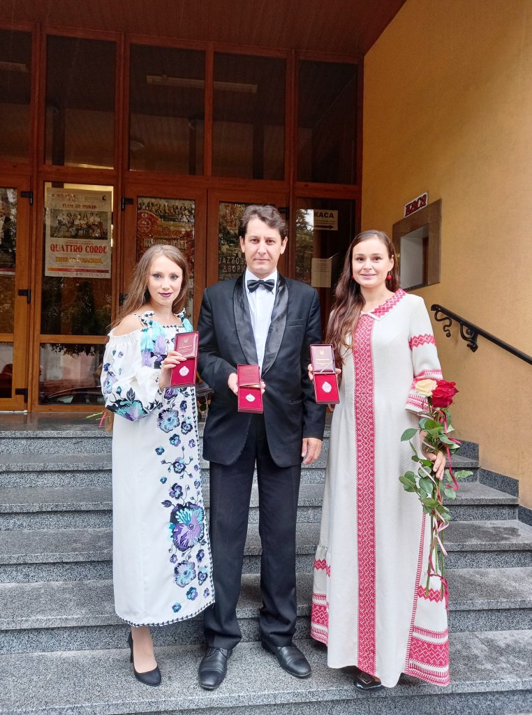 Двох актрис та диригента Франківського драмтеатру нагородили званням заслужених 2