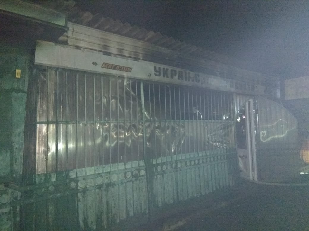 Вночі у Тлумачі згорів магазин 1