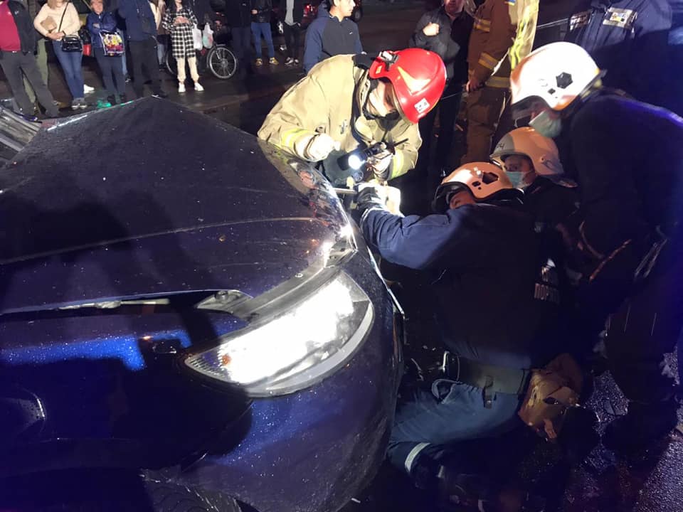 У Франківську в масштабній аварії, яку спровокував п'яний водій, побилися 5 машин - двоє дітей в лікарні. ОНОВЛЕНО 3