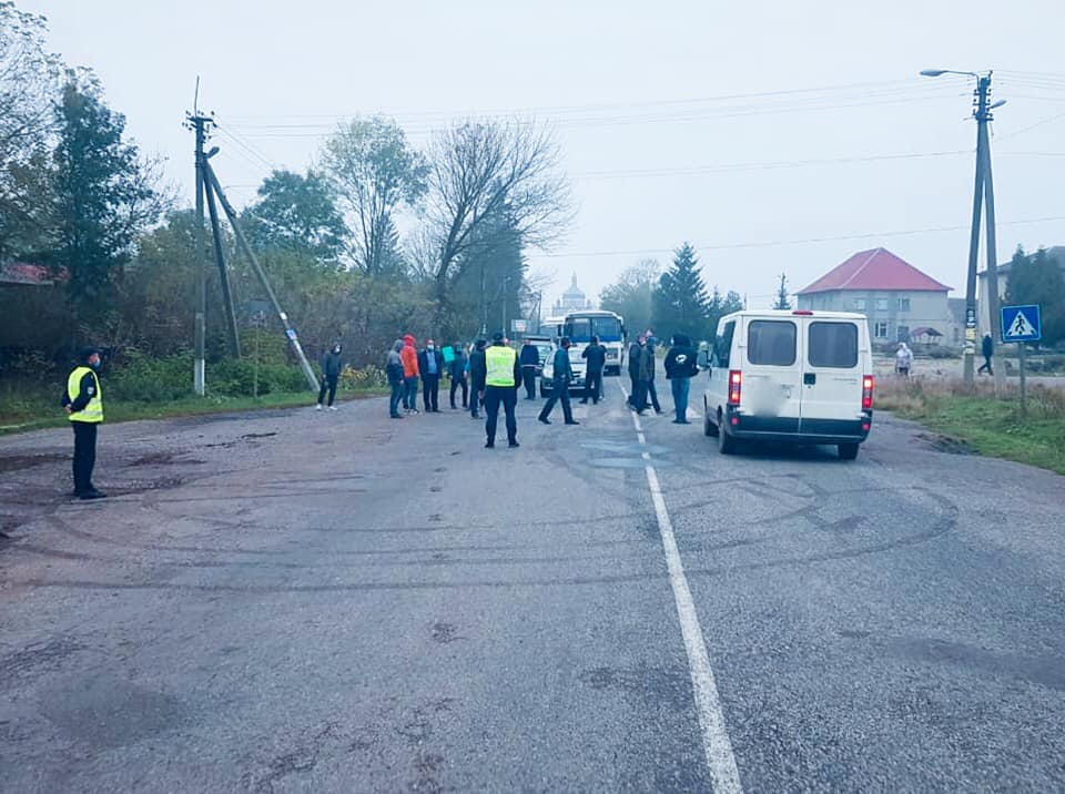 Жителі 6 прикарпатських сіл готові на Покрову перекрити рух трасою до Тернополя 1