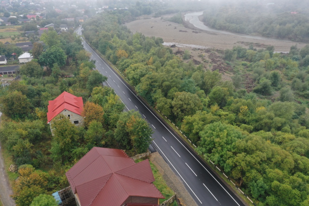 ремонт дороги в Назавизові