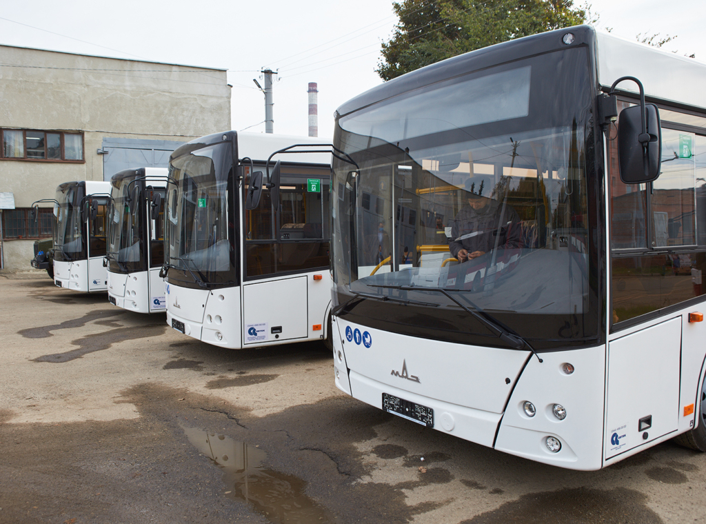 До Франківська приїхали 4 нові автобуси на комунальні маршрути 1