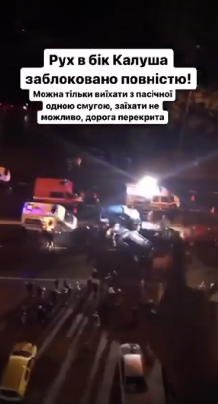 У Франківську в масштабній аварії, яку спровокував п'яний водій, побилися 5 машин - двоє дітей в лікарні. ОНОВЛЕНО 2