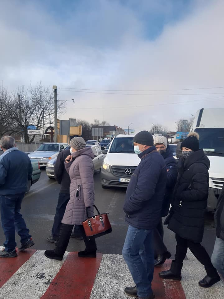 На Прикарпатті люди блокують трасу – обурені тарифами на газ 5