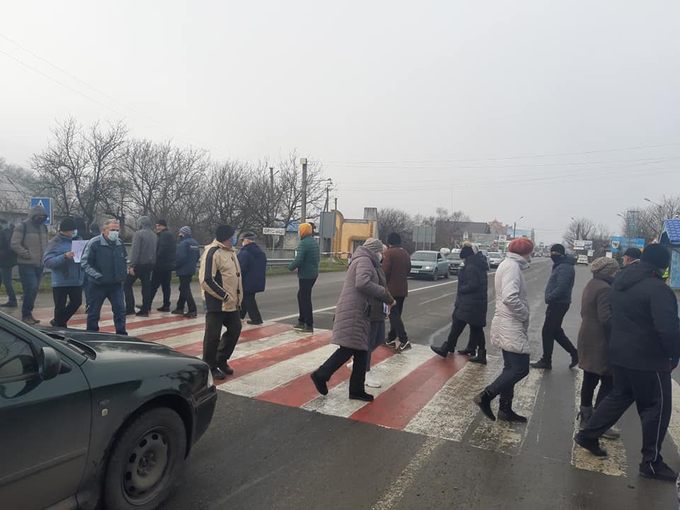 На Прикарпатті люди блокують трасу – обурені тарифами на газ 2