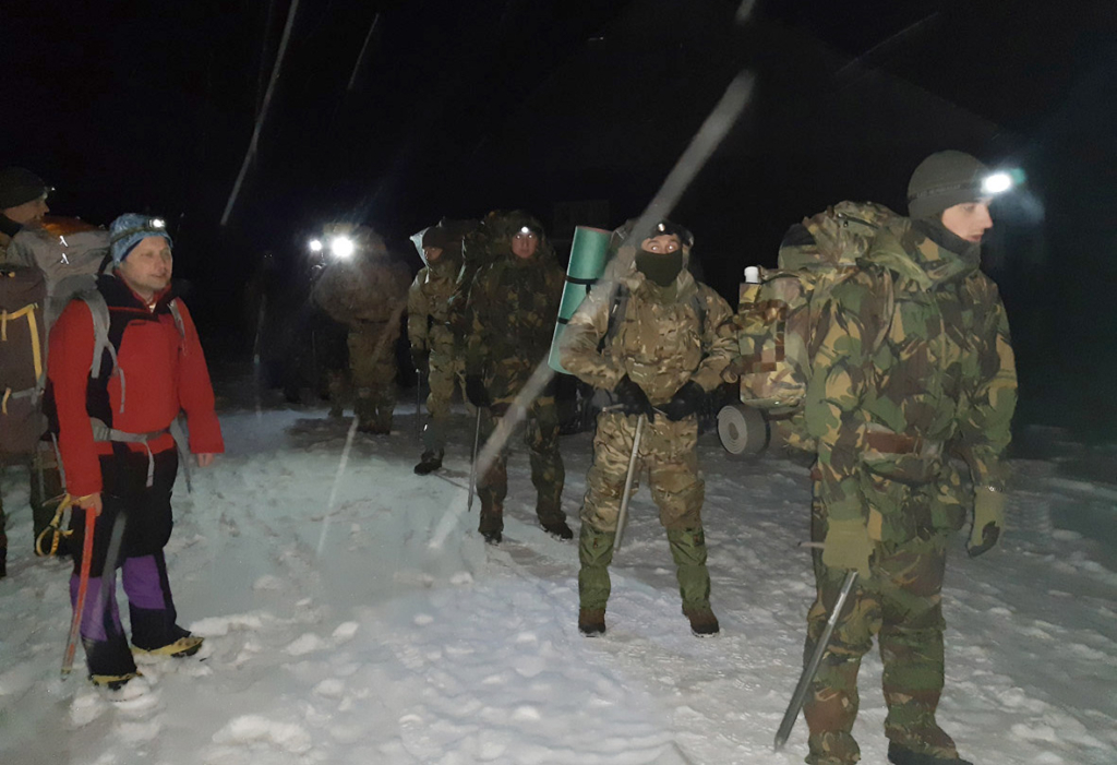 33 відтискання на зимовій Говерлі: курсанти "сухопутки" пройшли перший курс гірської підготовки 2