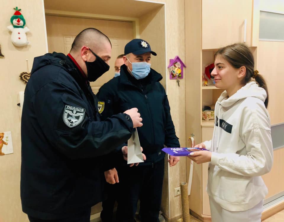 Поліцейські Франківщини привітали з Днем народження дітей загиблих колег 1