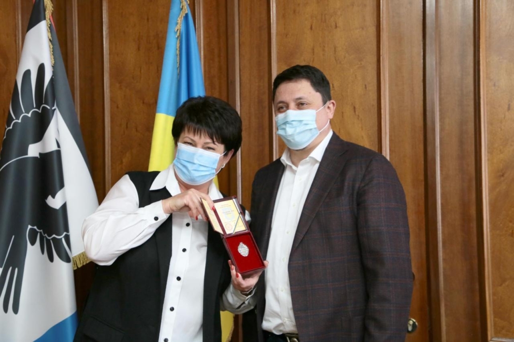 Трьом прикарпатським медикам вручили відзнаки "Заслужений лікар України" 2