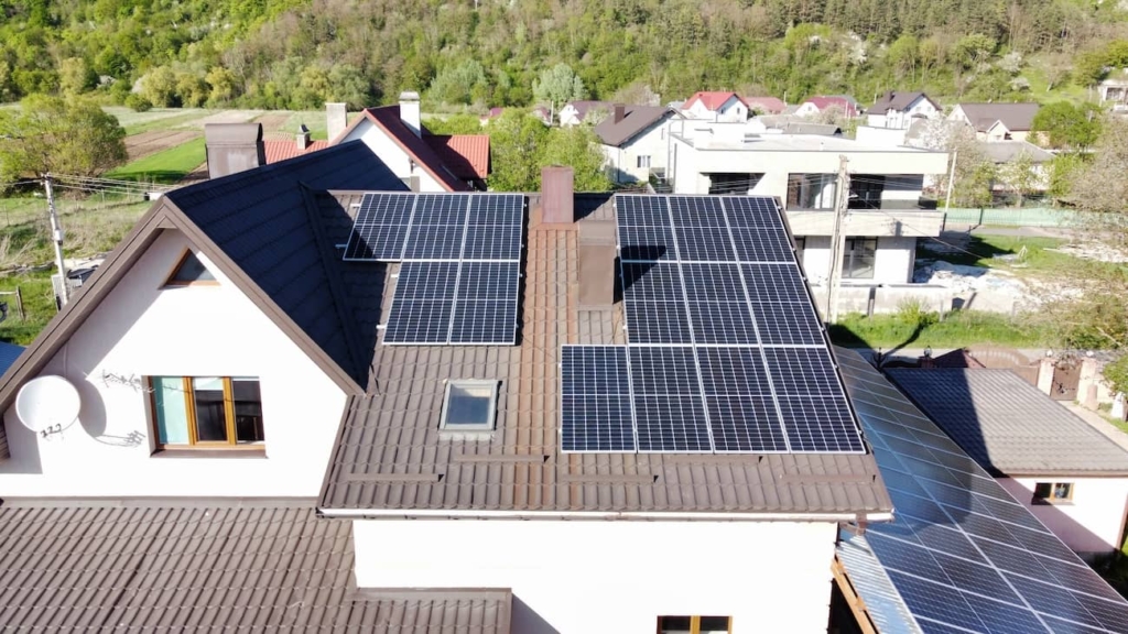 Еко Енергія встьановила сонячну електростанцію у Вовчинцях