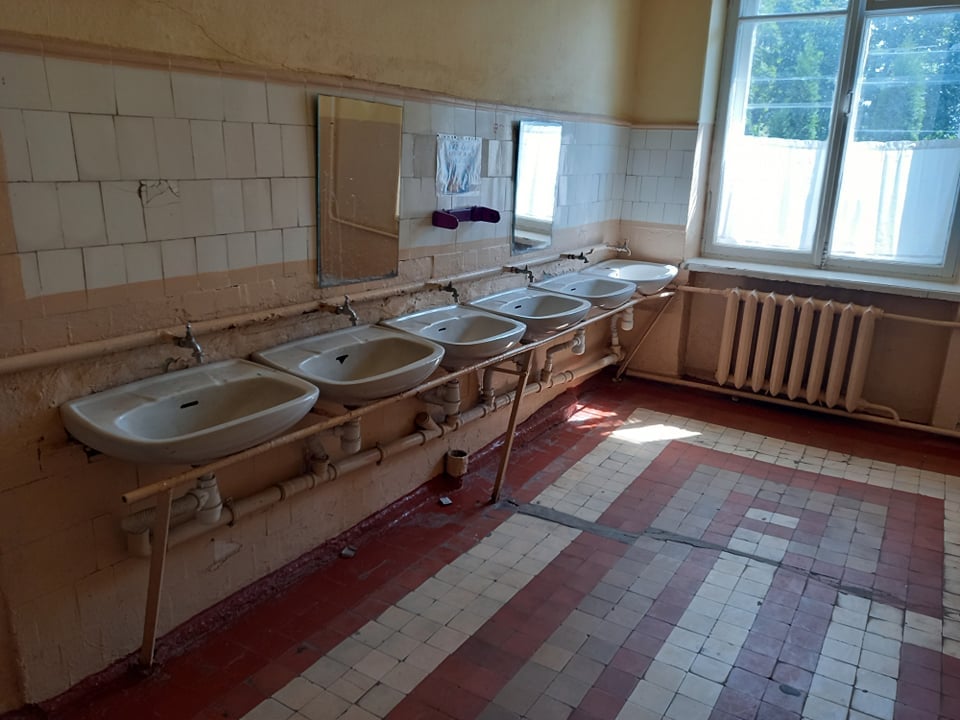 У Косові 70% шкільних вбиралень потребують ремонту - оновлять одну 4