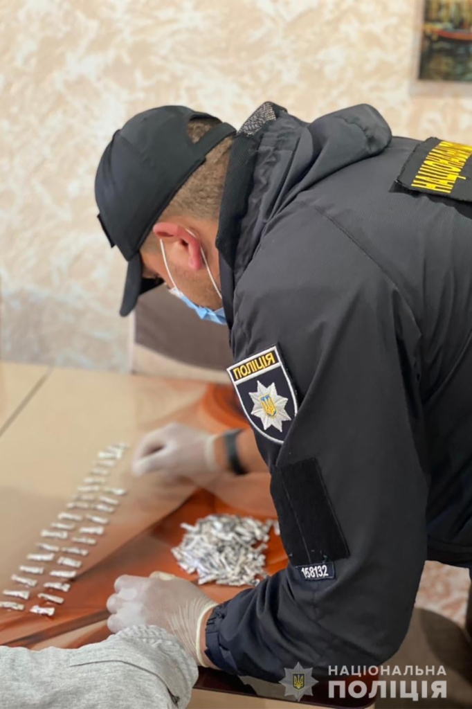 1 500 доз щомісяця: затримали банду, що збувала амфетамін на Прикарпатті 4