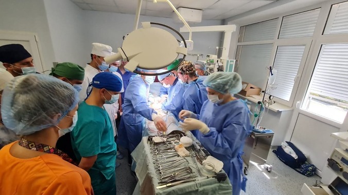 Батько віддав сину свою нирку: у Франківську провели першу операцію з трансплантації нирки 1