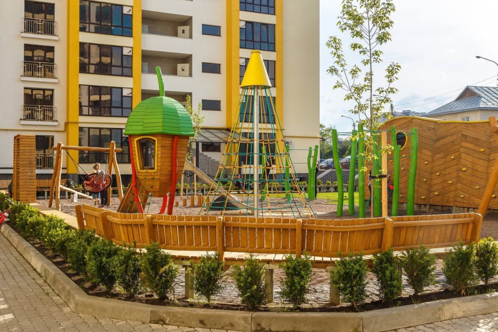 БК Вертикаль облаштовує сучасні екологічні дитячі майданчики у житлових комплексах 1