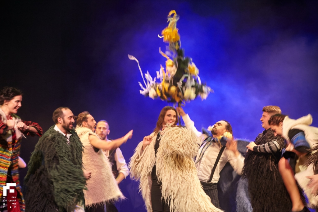 Куди піти у Франківську на вихідних: театральні прем’єри, підземелля ратуші та зіркові гості 7