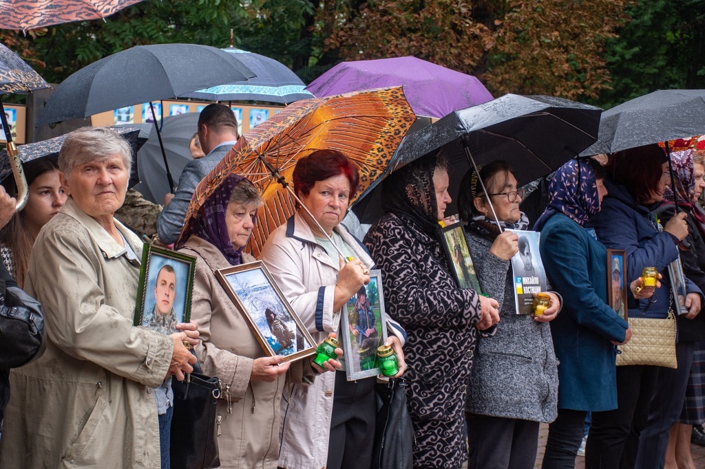відкриття памятника загиблим героям України в Івано-Франківську