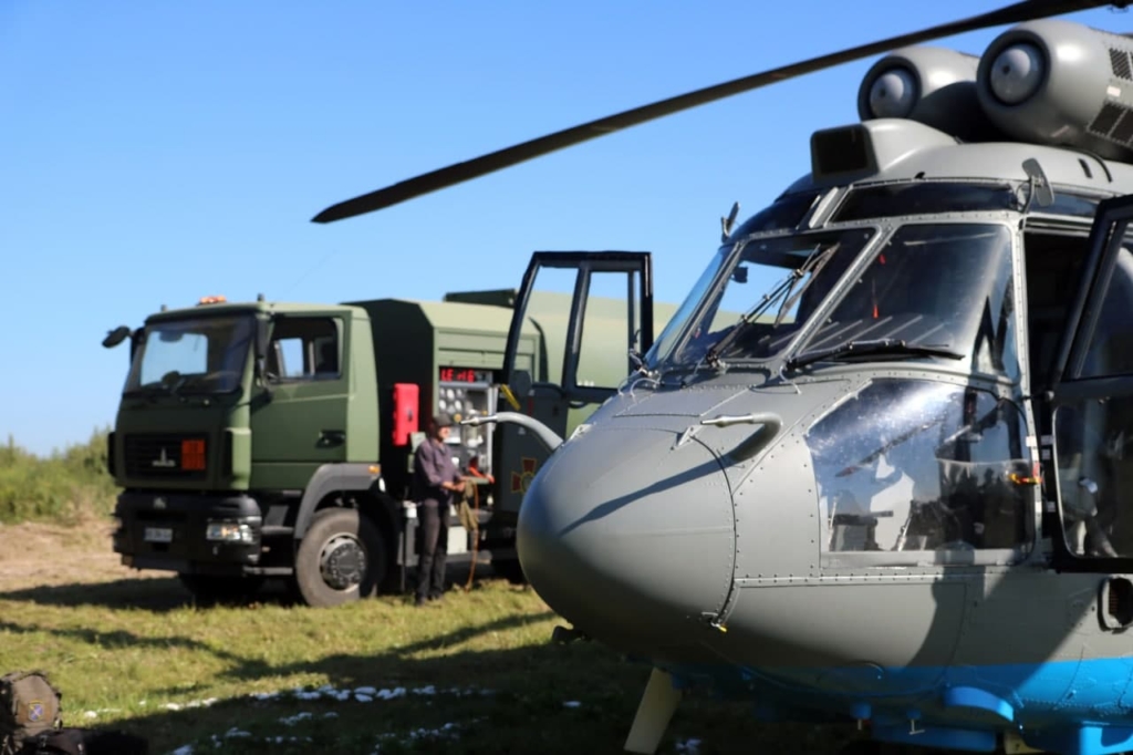 В злагоді з вітром: нацгвардійці на французьких вертольотах вчаться у Карпатах 11