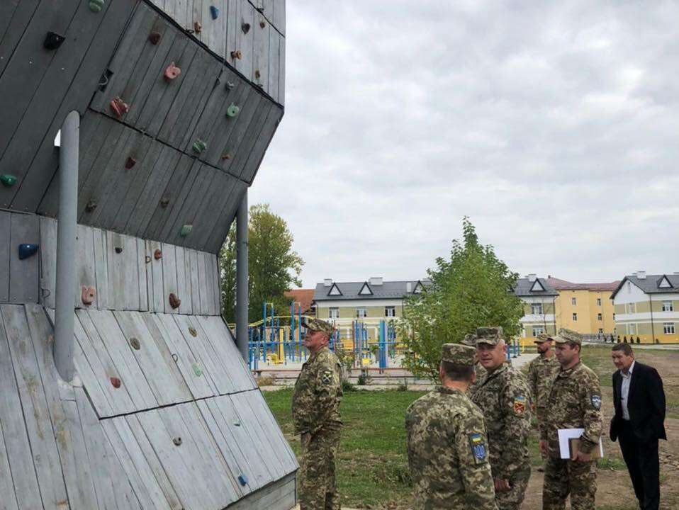 Залужний в Коломиї відвідав базу 10 гірсько-штурмової бригади