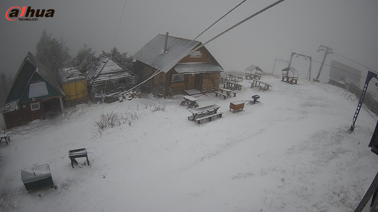 Карпатські курорти замітає сніг: кадри з вебкамер 5