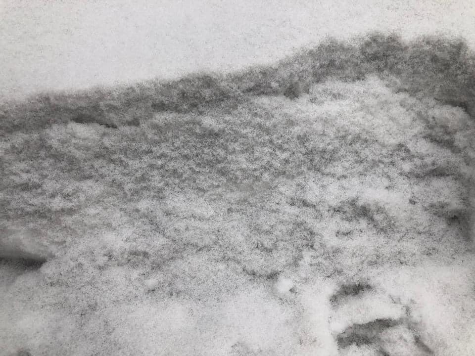 У Галичі та околицях знову почорнів сніг – люди звинувачують Бурштинську ТЕС 1