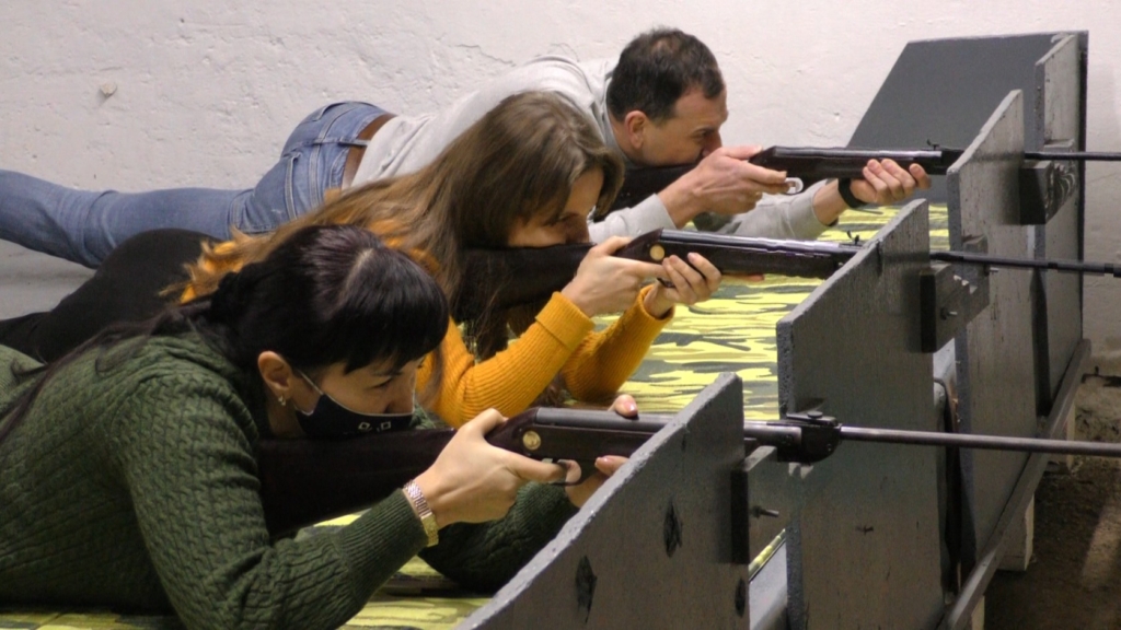 У чотирьох ліцеях Франківська містян вчитимуть стріляти: стартував запис 1