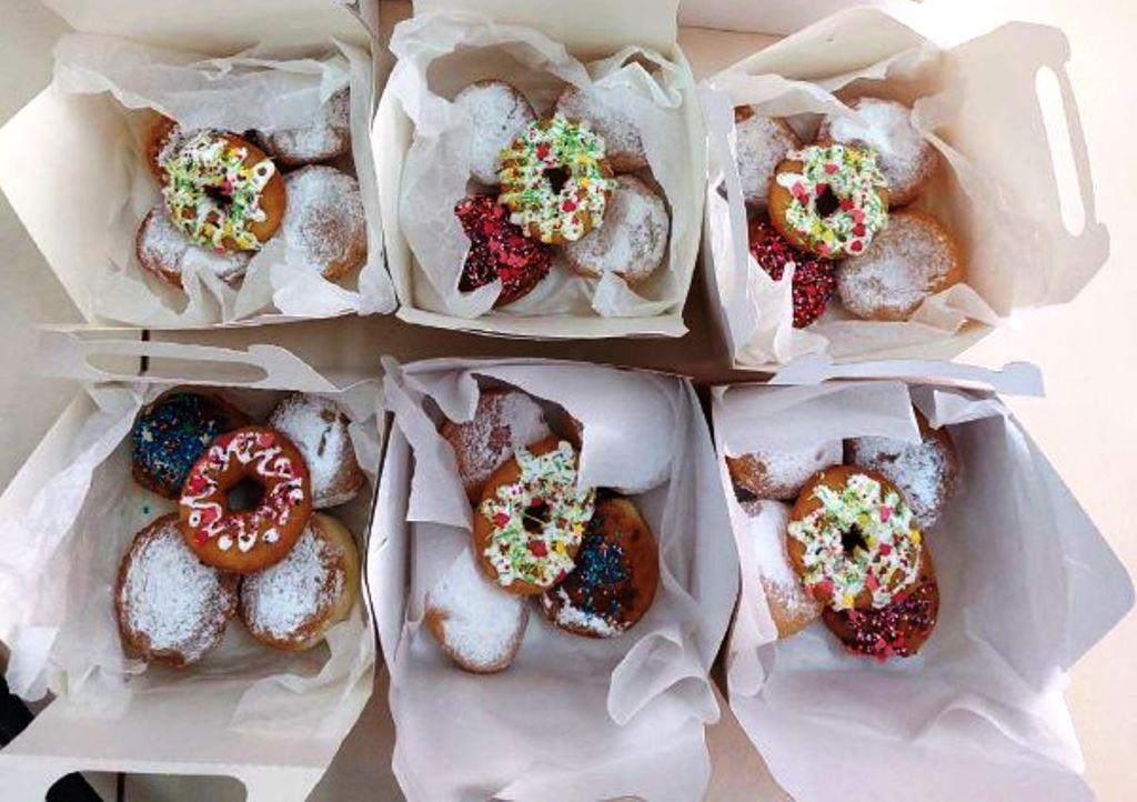 Студенти Прикарпатського університету напекли солодощів для малозабезпечених 1