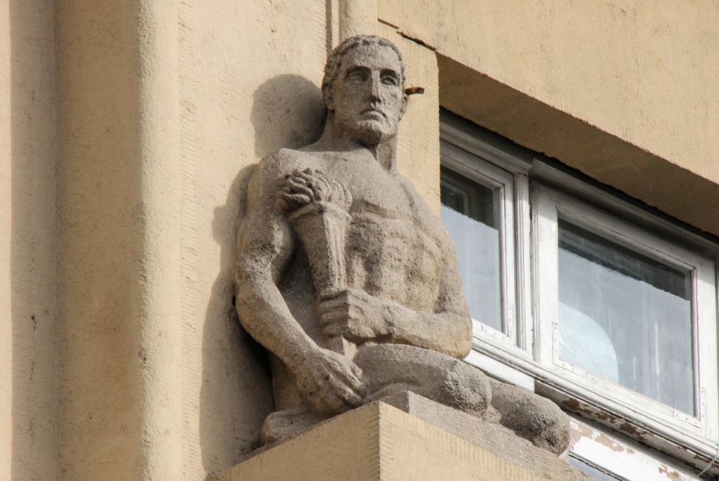 скульптури Антоняка в Станіславові