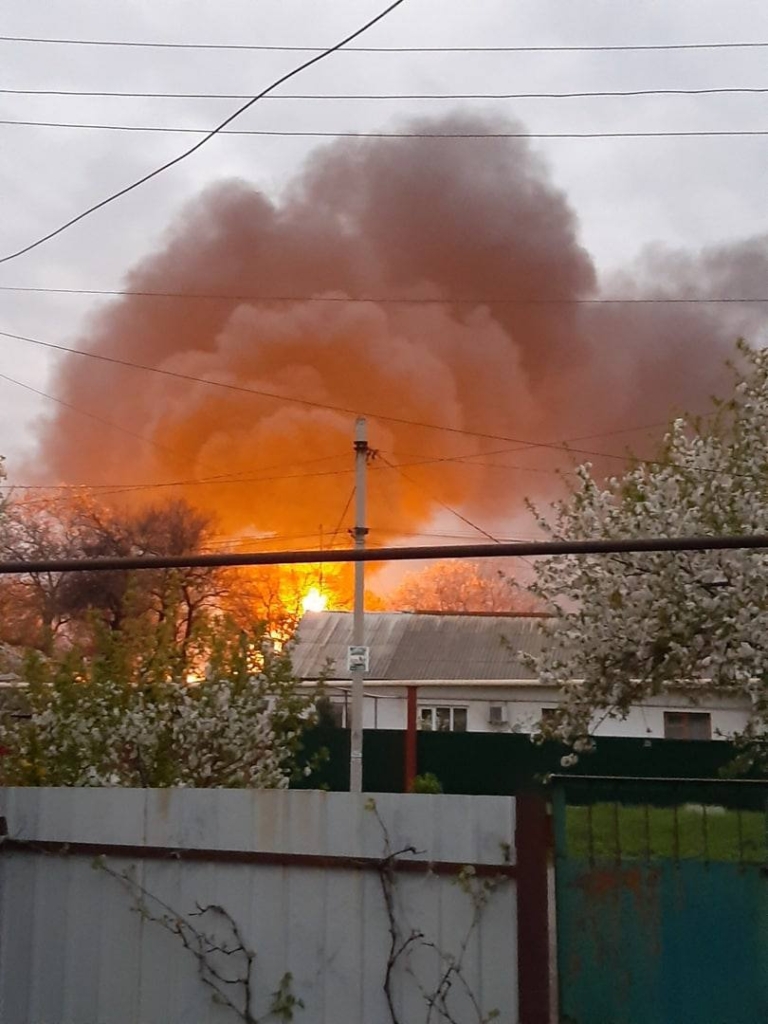 В окупованому Донецьку горить нафтобаза 1