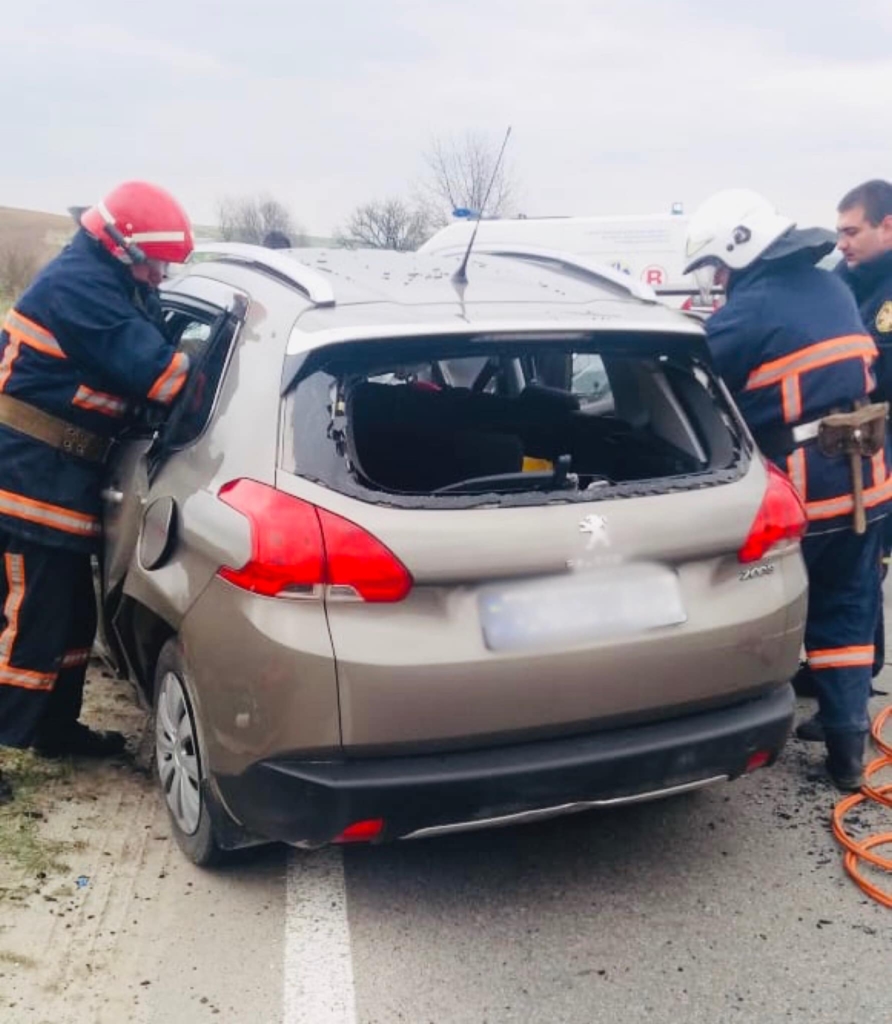 "Пежо" на зустрічній влетів у BMW - троє загиблих в ДТП на Рогатинщині 1