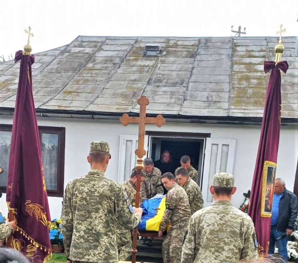 На Коломийщині провели в останню дорогу полеглого воїна Михайла Гаєвого 1