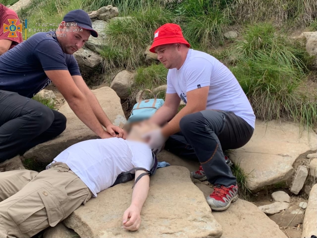 40 хвилин боролися за життя: під час сходження на гору Говерла помер турист 1