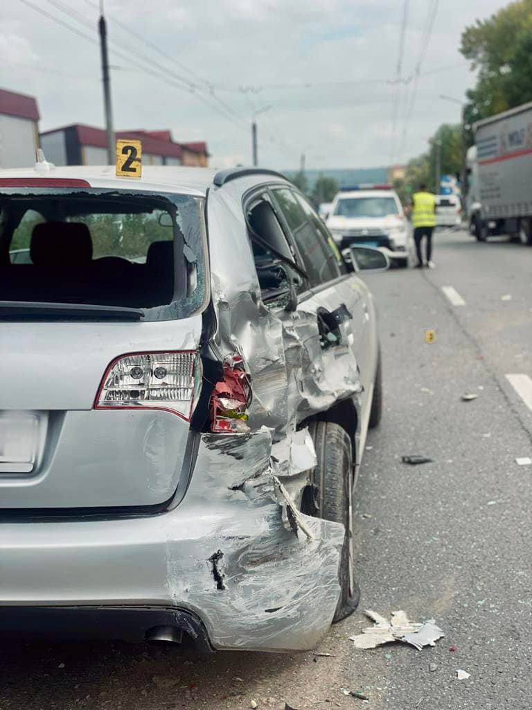 Серед потерпілих дитина: відомі обставини ДТП автобуса і трьох авто під Франківськом 2