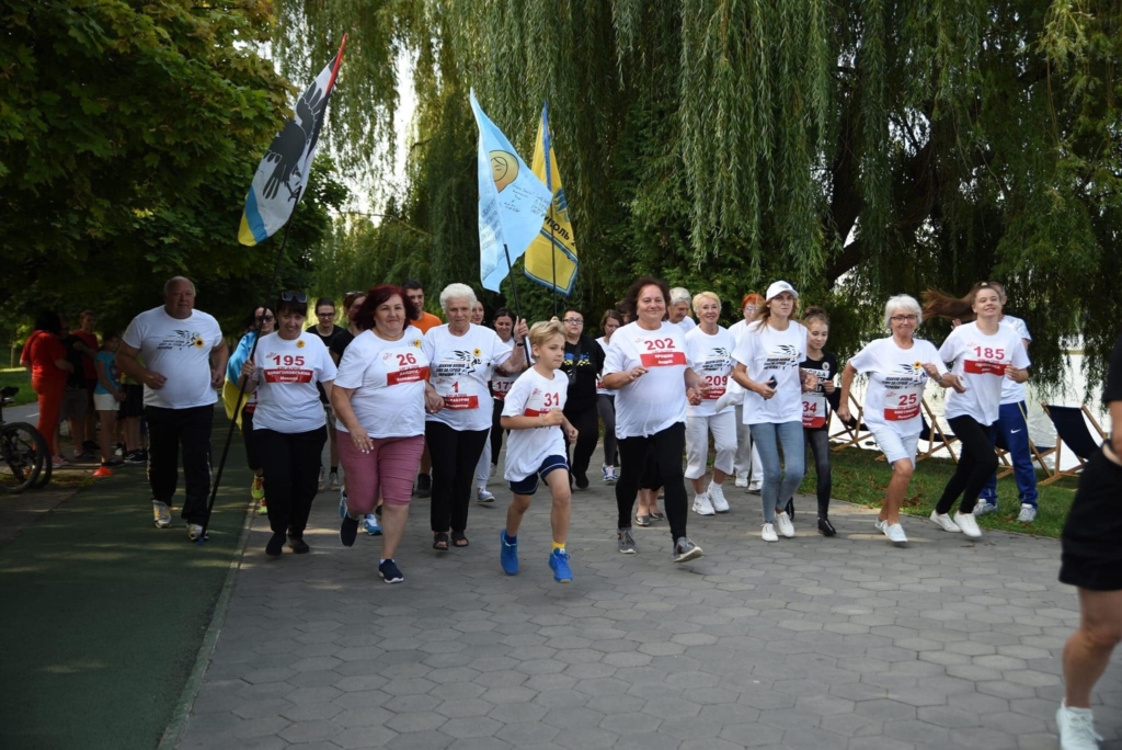 Три км у два роки: за Героїв України пробігли 350 франківців, понад пів сотні - діти 2
