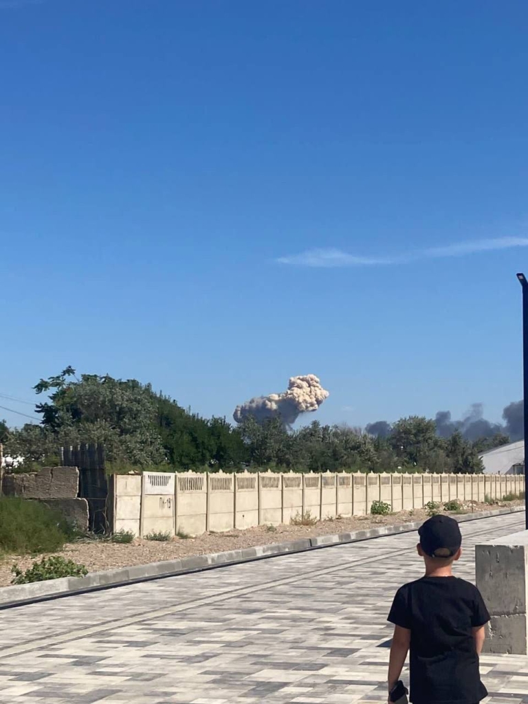 На військовому аеродромі в окупованому Криму пролунали вибухи 1