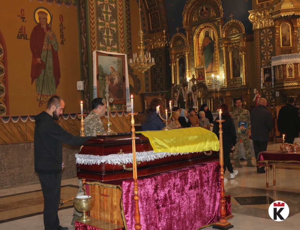 Калуш попрощався з загиблим захисником Русланом Куцілем 2