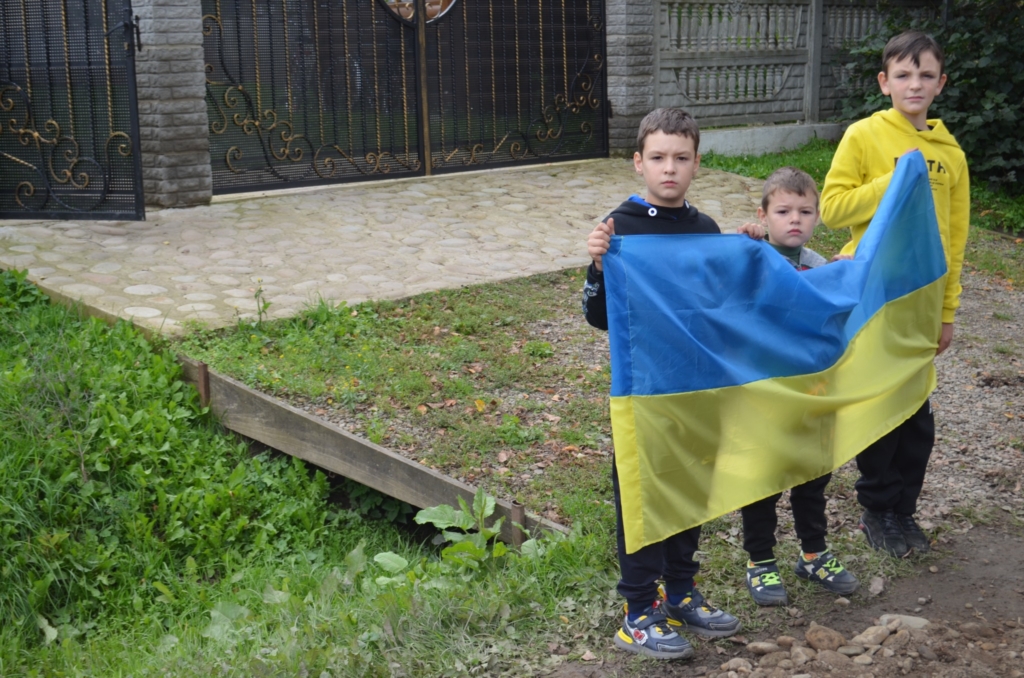 Коридором пошани з Галича до рідного дому прикарпатці зустріли загиблого Миколу Генсіровського 4