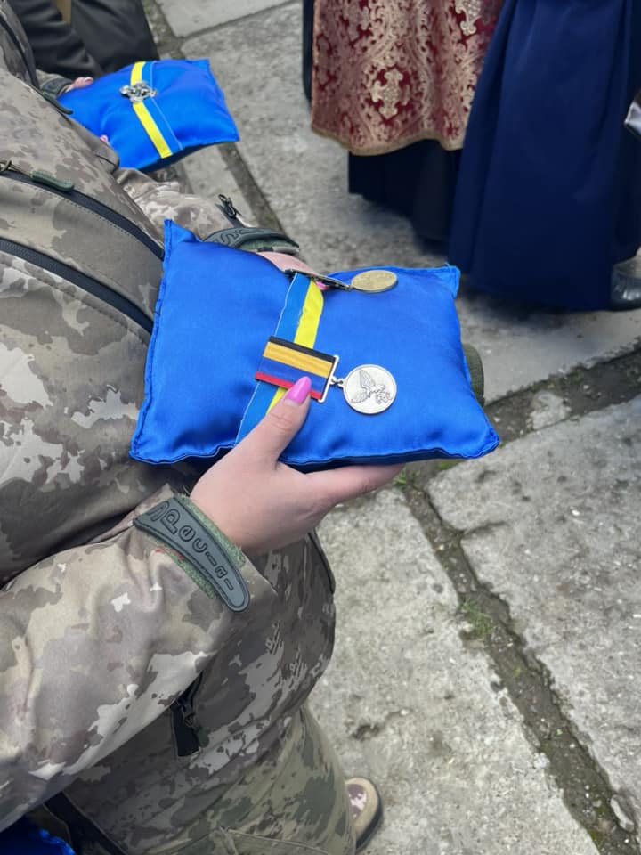 Навічно 24: у Надвірній попрощалися з воїном Юрієм Позняком 1