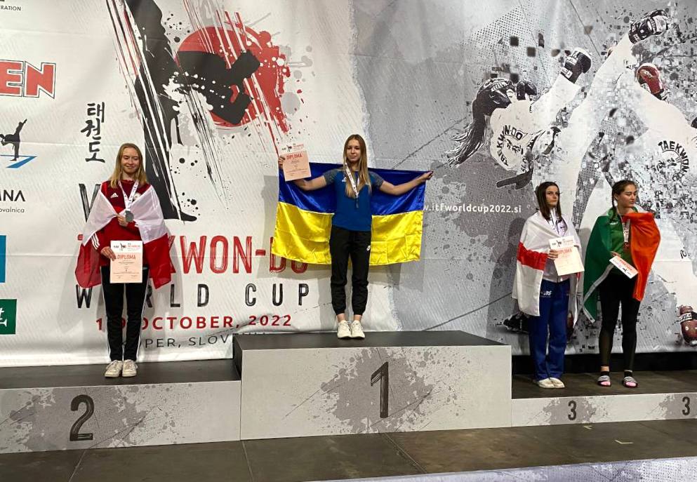 Студентка ІФНМУ Анна Молофій виборола золото на Кубку світу з таеквон-до 1