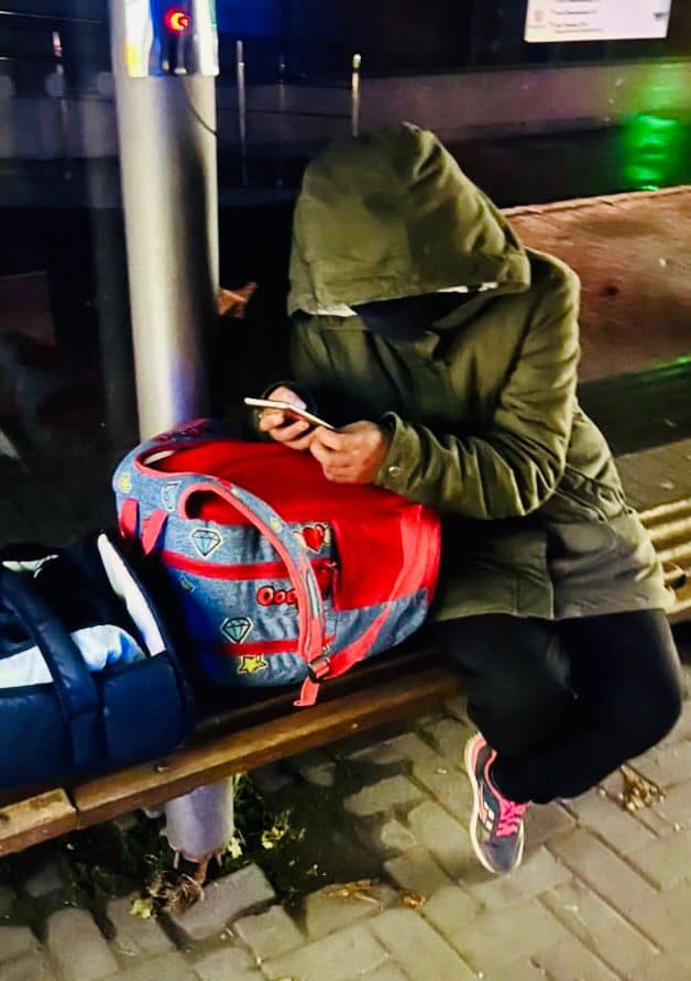 Франківська патрульна розшукала 16-річну мешканку Чернівеччини, що втекла з дому 1