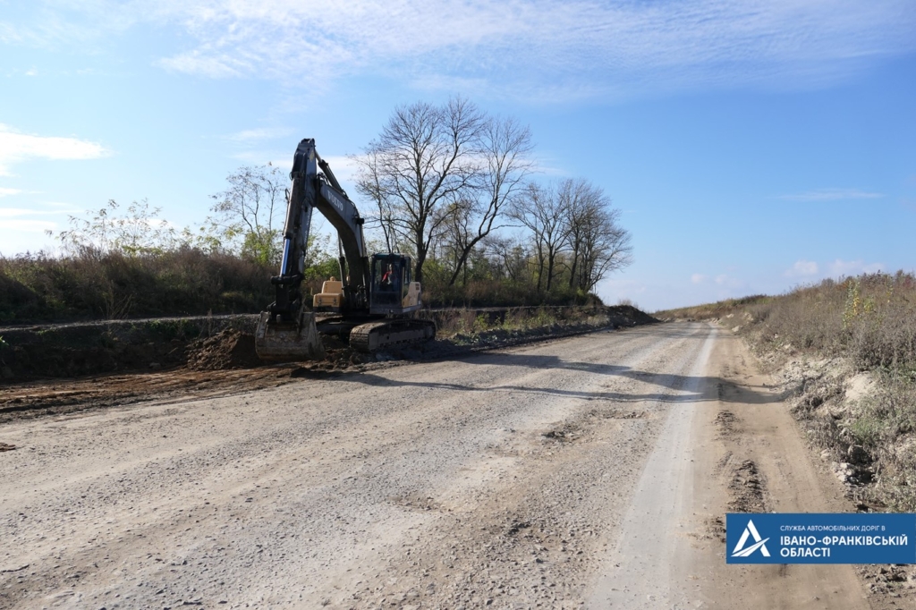 Відновили реконструкцію дороги М-30 Стрий – Ізварине на Рогатинщині 2
