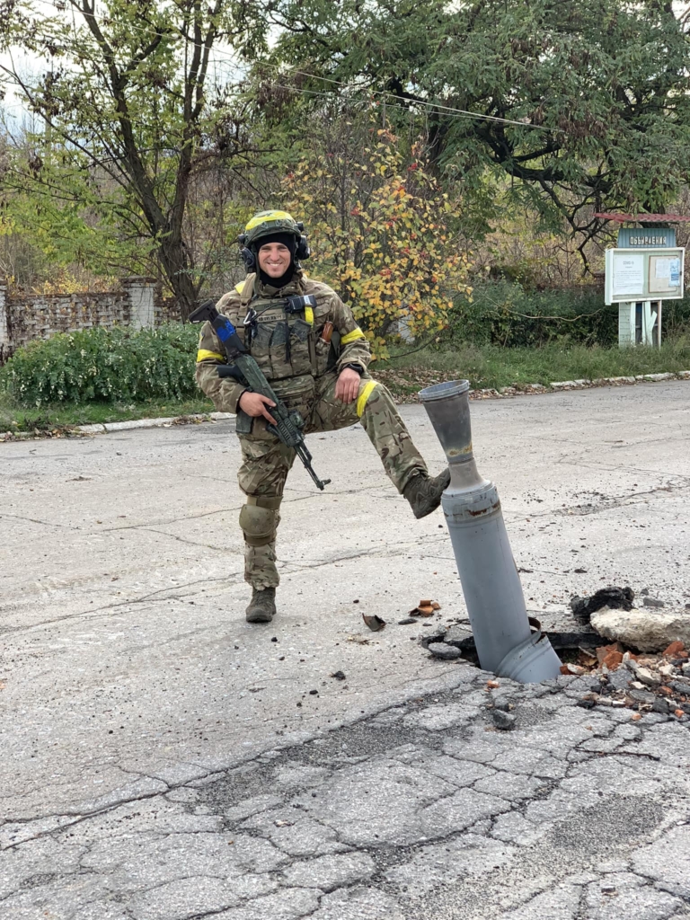 Залишки російських снарядів на вулицях українських міст