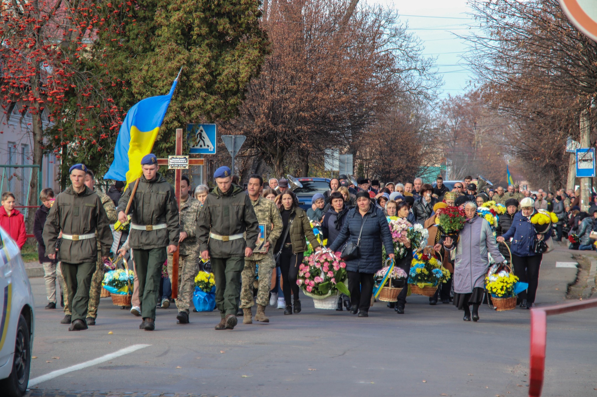 У Калуші провели в останню дорогу десантника Петра Урсуловича 1