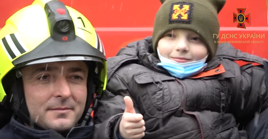 Стати пожежником: прикарпатські рятувальники здійснили мрію 8-річного онкохворого хлопчика 2
