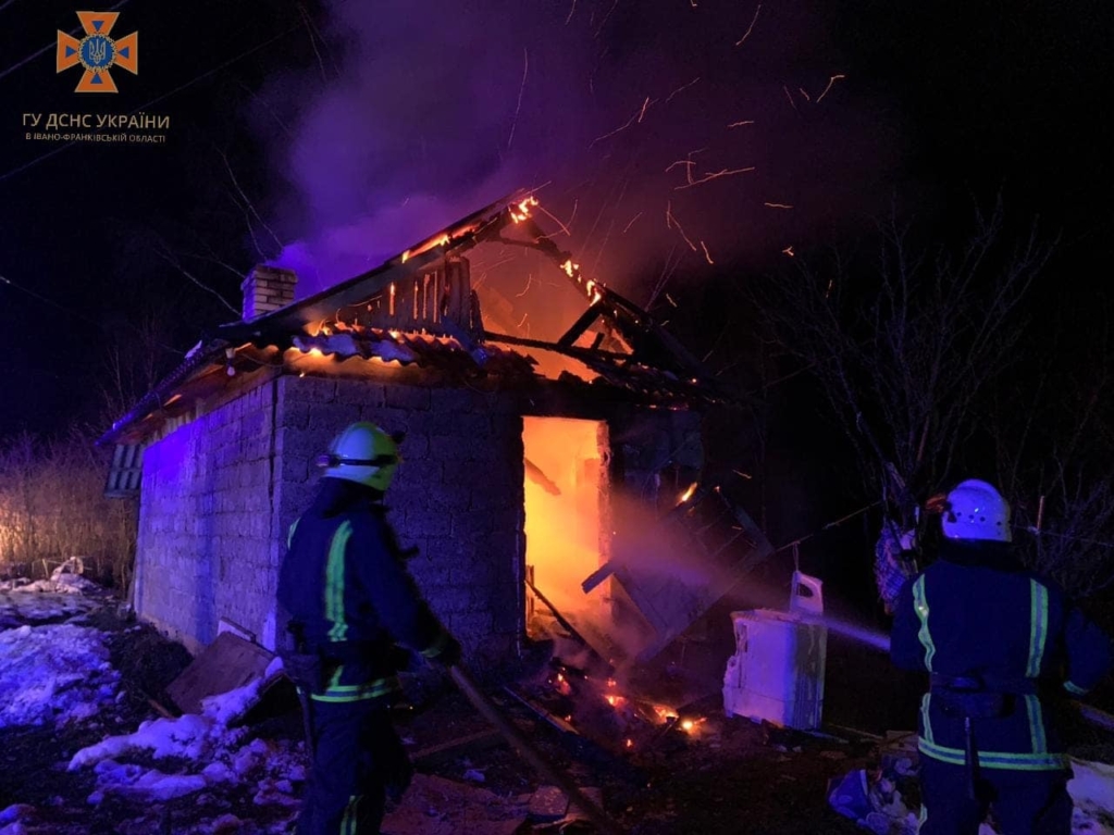 У пожежі на Яремчанщині, яка сталася від електричних обігрівачів, загинули двоє чоловіків 1