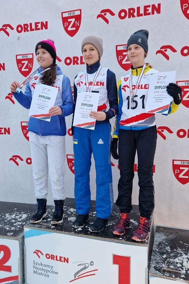 Дві золоті медалі на турнірі "літаючих лижників" у Закопане здобула прикарпатка 1