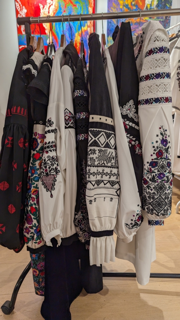 Франківські дизайнерки Люба Чернікова та Оксана Бейлах презентували колекції одягу в Брюсселі 2