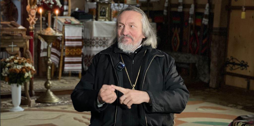 Отець Іван Рибарук - настоятель церкви Різдва Пресвятої Богородиці в Криворівні