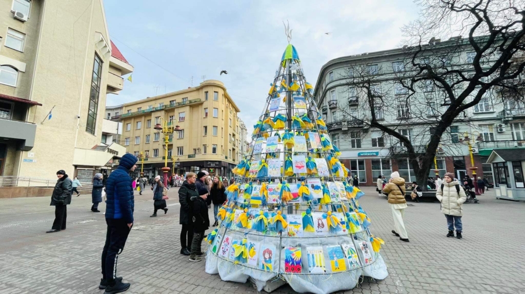 "Діти мають мати Різдво", - у Львові встановлять головну новорічну ялинку 1